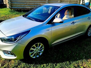 2018 Hyundai Solaris II, серебристый, 1500000 рублей, вид 4