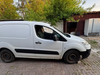 2011 Peugeot Partner II, белый, 620000 рублей, вид 4