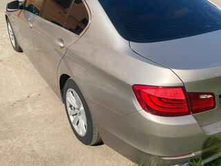 2010 BMW 5 серии 525d VI (F10/F11/F07), серебристый, 1700000 рублей, вид 5