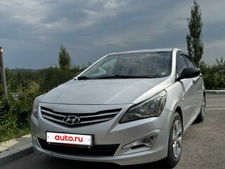 2016 Hyundai Solaris I Рестайлинг, серебристый, 690000 рублей, вид 2