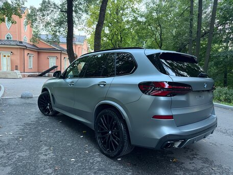 2025 BMW X5 40d IV (G05/G18) Рестайлинг, серый, 14199000 рублей, вид 3