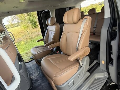 2025 Hyundai Staria I, чёрный, 6950000 рублей, вид 5