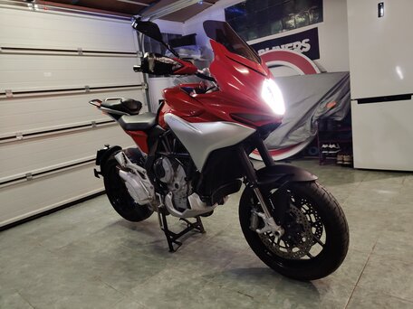 2015 MV Agusta Turismo Veloce 800, красный, 845000 рублей, вид 3