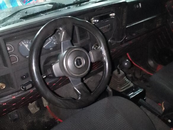 1985 Jeep Cherokee II (XJ), чёрный, 450000 рублей - вид 2
