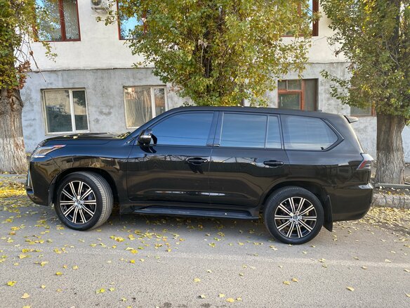 2018 Lexus LX 450d III Рестайлинг 2, чёрный, 8500000 рублей - вид 5
