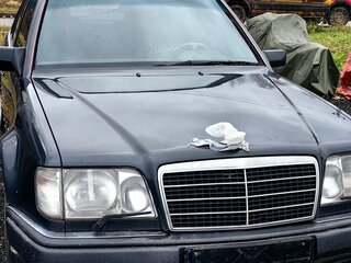 1995 Mercedes-Benz E-Класс 500 I (W124), чёрный, 3300000 рублей, вид 1