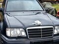 1995 Mercedes-Benz E-Класс 500 I (W124), чёрный, 3300000 рублей