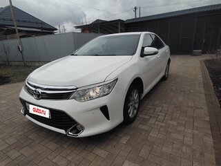 2015 Toyota Camry VII (XV50) Рестайлинг, белый, 1750000 рублей, вид 2