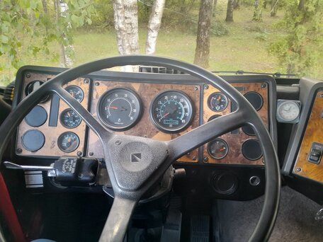 1996 International 9000 Series, оранжевый, 550000 рублей, вид 2