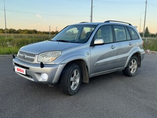 2005 Toyota RAV4 II (XA20) Рестайлинг, серебристый, 570000 рублей, вид 2