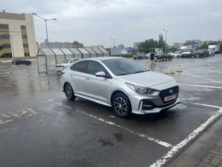 2018 Hyundai Solaris II, серебристый, 1500000 рублей, вид 3