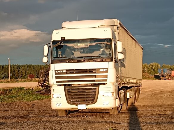 2010 DAF XF 105, белый, 4000000 рублей - вид 4