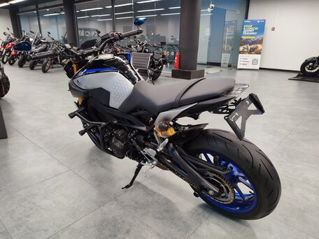 2020 Yamaha MT-09 (FZ-09), чёрный, 850000 рублей, вид 5