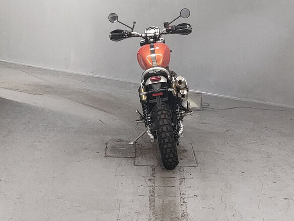 2024 Triumph Scrambler, оранжевый, 1500000 рублей - вид 3