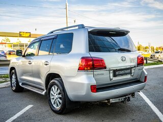 2010 Lexus LX 570 III, серебристый, 2650000 рублей, вид 5