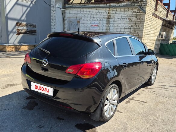 2011 Opel Astra J, чёрный, 650000 рублей - вид 1