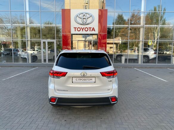 2019 Toyota Highlander III (XU50) Рестайлинг, белый - вид 5