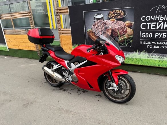 2014 Honda VFR 800, красный, 750000 рублей - вид 8