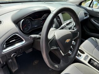 2017 Chevrolet Cruze II, серебристый, 650000 рублей, вид 5