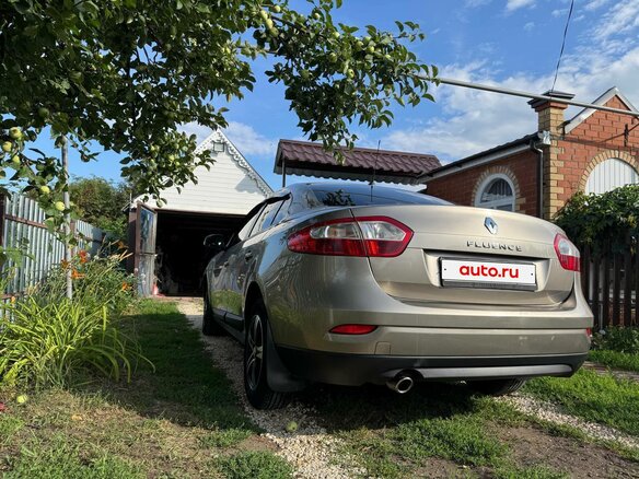 2010 Renault Fluence I, бежевый, 600000 рублей - вид 3