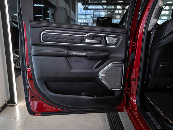 2026 Ram 1500 Crew Cab V Рестайлинг, красный, 10490000 рублей - вид 16