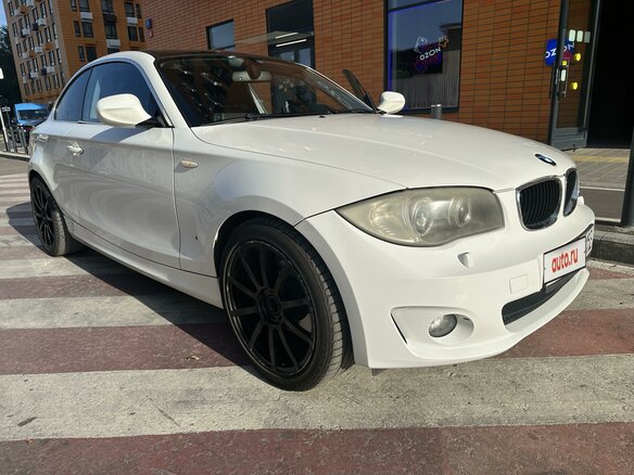 2011 BMW 1 серии 125i I (E82/E88) Рестайлинг 2, белый, 1515000 рублей - вид 1