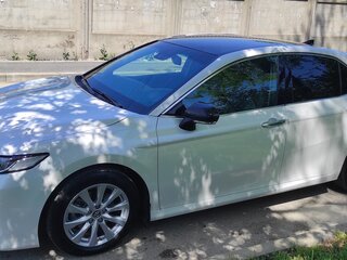 2018 Toyota Camry VIII (XV70), белый, 3150000 рублей, вид 4