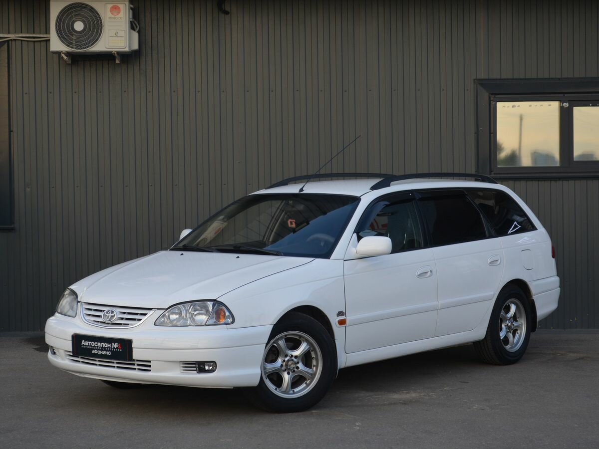 Открыть фотографии: Toyota Avensis I Рестайлинг