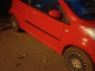 2008 Peugeot 107 I, красный, 225000 рублей, вид 2