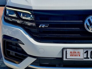 2018 Volkswagen Touareg III, белый, 6000000 рублей, вид 3