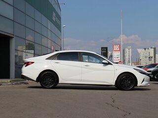 2021 Hyundai Elantra VII (CN7), белый, 1399000 рублей, вид 4