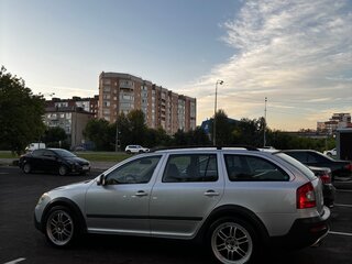 2012 Skoda Octavia Scout II (A5) Рестайлинг, серебристый, 1200000 рублей, вид 2