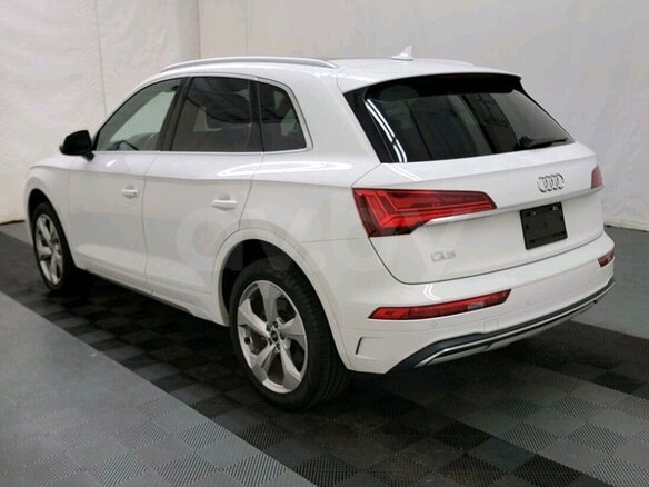 2021 Audi Q5 45 TFSI II (FY) Рестайлинг, белый, 3225000 рублей - вид 5