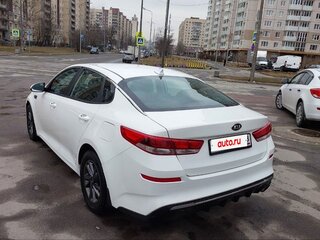 2019 Kia Optima IV Рестайлинг, белый, 1030000 рублей, вид 3