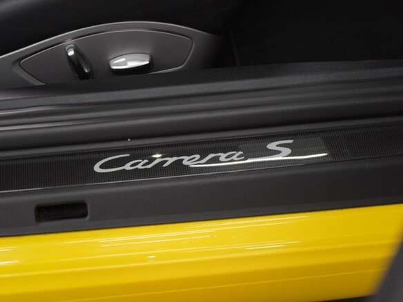 2016 Porsche 911 Carrera S VII (991) Рестайлинг, жёлтый, 7199000 рублей - вид 14
