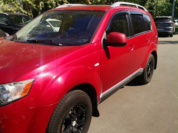 2008 Mitsubishi Outlander II, красный, 950000 рублей - вид 3