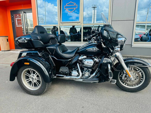 2018 Harley-Davidson Tri Glide, чёрный, 3750000 рублей