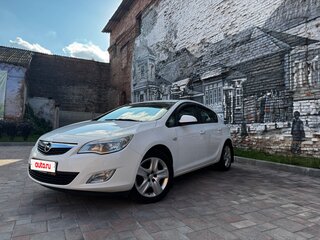 2010 Opel Astra J, белый, 550000 рублей, вид 2