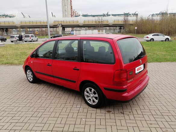 2000 Volkswagen Sharan I Рестайлинг, красный, 495000 рублей