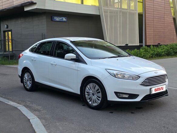 2018 Ford Focus III Рестайлинг, белый - вид 2