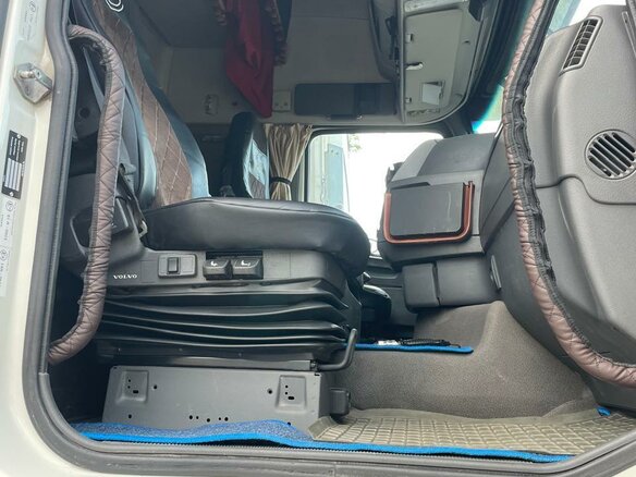 2011 Volvo FH, белый, 6150000 рублей - вид 11