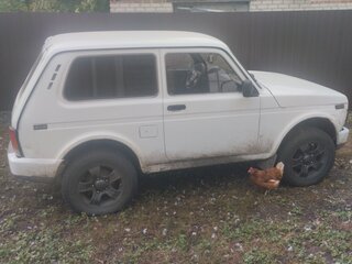 2011 Lada (ВАЗ) 2121 (4x4) I Рестайлинг, белый, 500000 рублей, вид 1