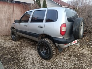 2004 Chevrolet Niva I, серебристый, 750000 рублей, вид 4