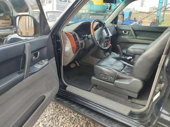 2004 Mitsubishi Pajero III Рестайлинг, чёрный, 1100000 рублей - вид 5