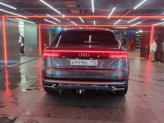 2020 Audi Q8 45 TDI I (4M), серый, 6400000 рублей, вид 3