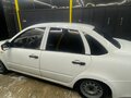 2012 Lada (ВАЗ) Granta I, белый, 350000 рублей - вид 2