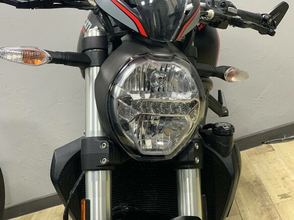 2019 Ducati Monster 821, чёрный - вид 25
