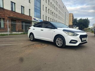 2017 Hyundai Solaris II, белый, 580000 рублей, вид 3
