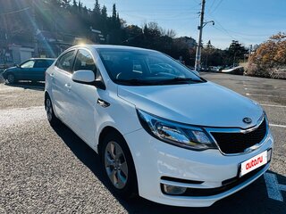 2015 Kia Rio III Рестайлинг, белый, 900000 рублей, вид 1