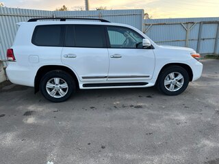 2014 Toyota Land Cruiser 200 Series Рестайлинг 1, белый, 4700000 рублей, вид 4